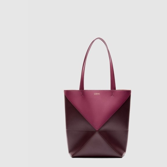 Loewe 광택 소가죽 클러치