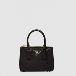 Prada 가죽 미니백 1BA906