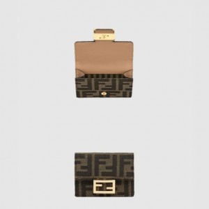 펜디 마이크로 트리폴드 8M0395