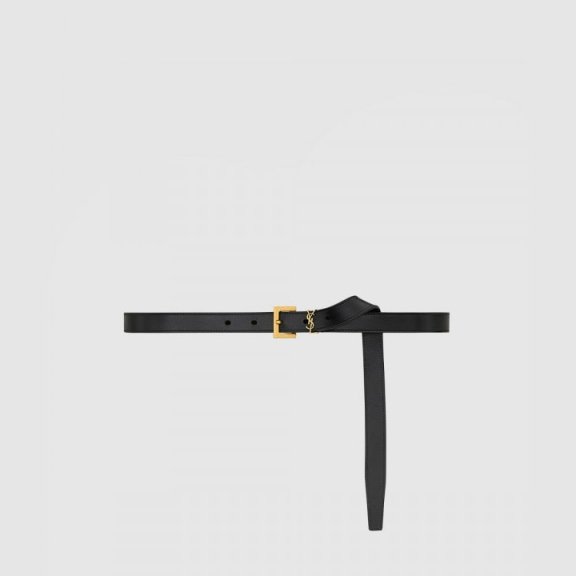 생로랑 베지터블 태닝 가죽 소재의 CASSANDRE 슬림 벨트 782076