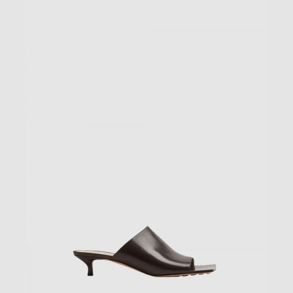 보테가베네타 가죽 뮬 690022