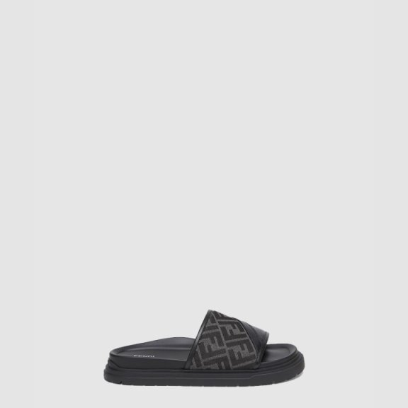 Fendi 가죽 슬라이드 7X1674