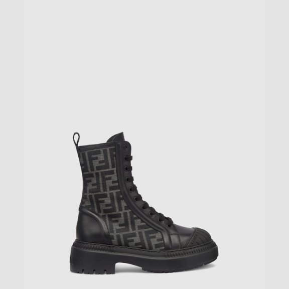 Fendi 도미노 라이더 앵클부츠 8T8353