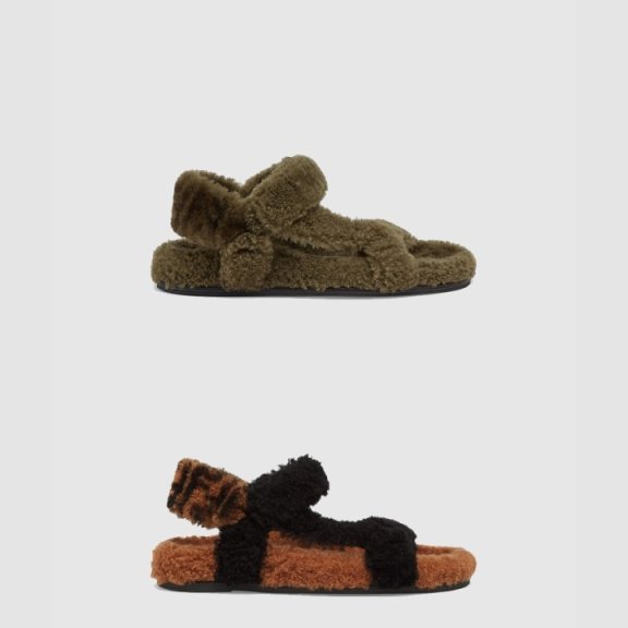 Fendi 힐 시어링 퍼 샌들 8X8229