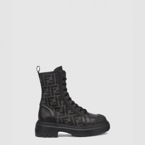 펜디 그라피 바이커 부츠 8T8381