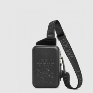 Loewe 몰드 슬링 백 스무스 카프스킨