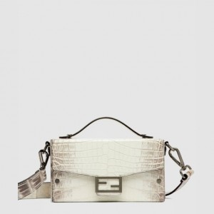 Fendi 소프트 트렁크 바게트 그라데이션 크로코다일백 7VA565