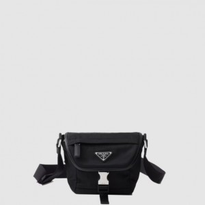 Prada 가죽 숄더백 2VD070