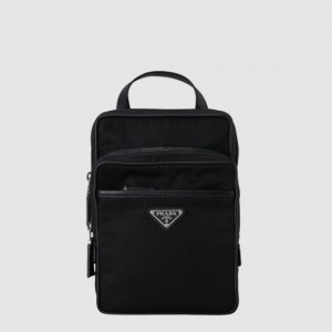 Prada 나일론 백팩 2VZ026