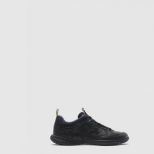 버버리 가죽 매트릭스 스니커즈 8109190