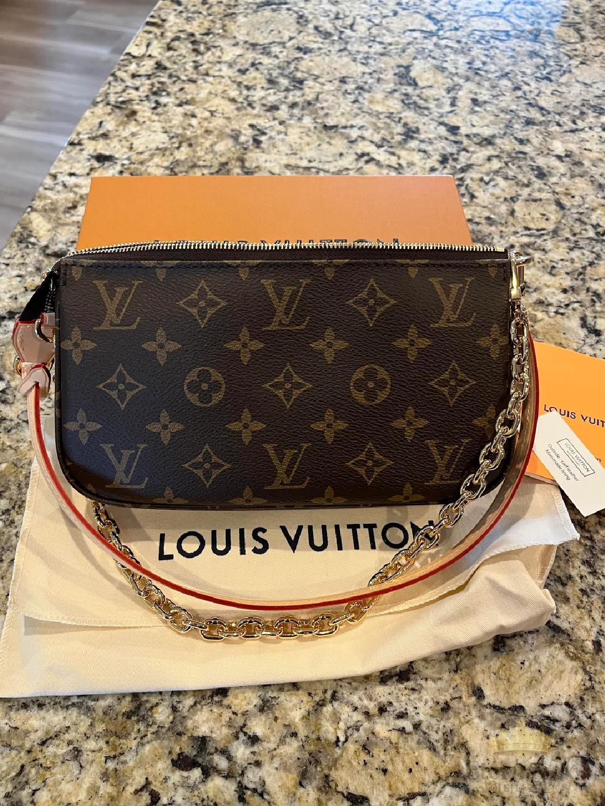 루이비통 여자 가방 포쉐트 악세수아 모노그램 M82766