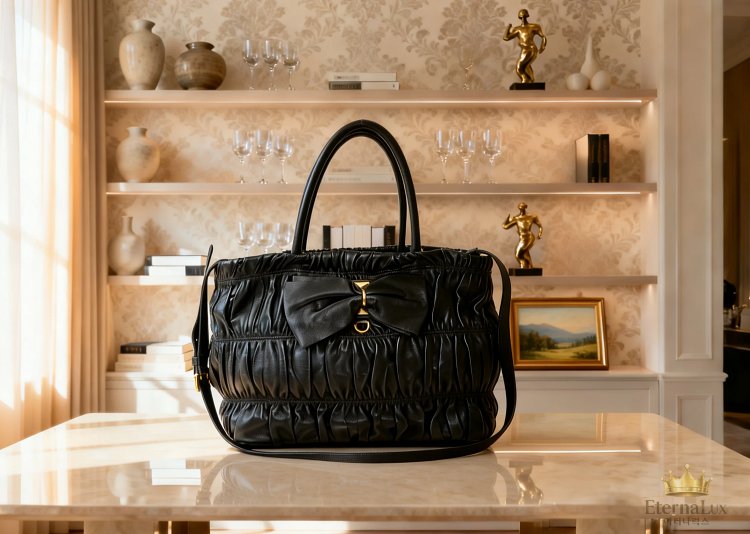 프라다 로고 하드웨어 리본 셔링 핸드백 데일리 세미숄더백 블랙