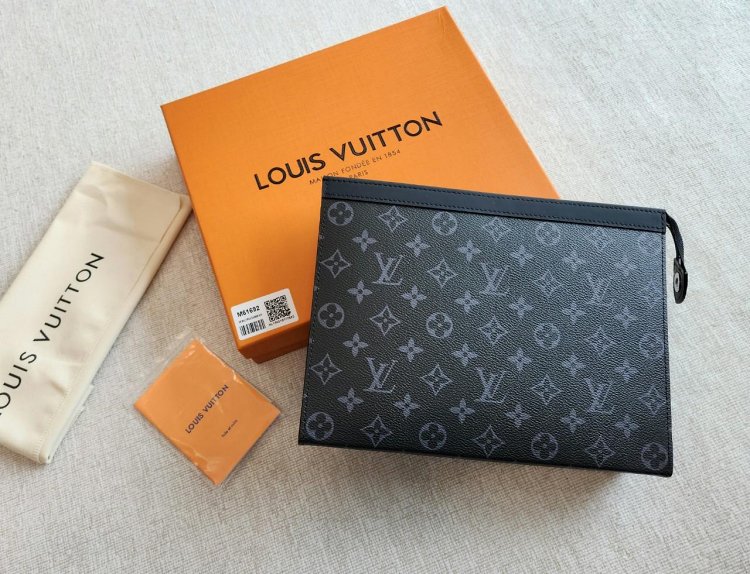 루이비통 포쉐트 보야주 MM 모노그램 이클립스 M61692