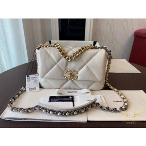 샤넬 19 핸드백 AS1160 화이트 유광 램스킨 믹스드 메탈 26cm